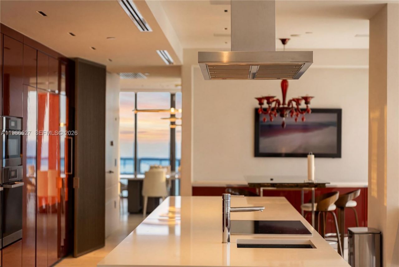 19575 Collins Ave , Unit 9, Sunny Isles Beach, FL 33160 Photo