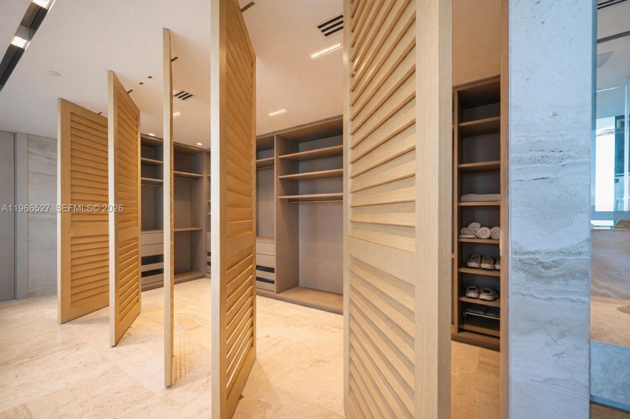 19575 Collins Ave , Unit 9, Sunny Isles Beach, FL 33160 Photo