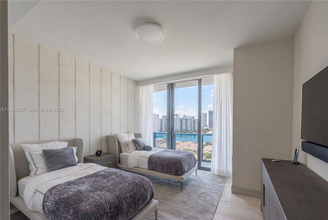 19575 Collins Ave , Unit 9, Sunny Isles Beach, FL 33160 Photo