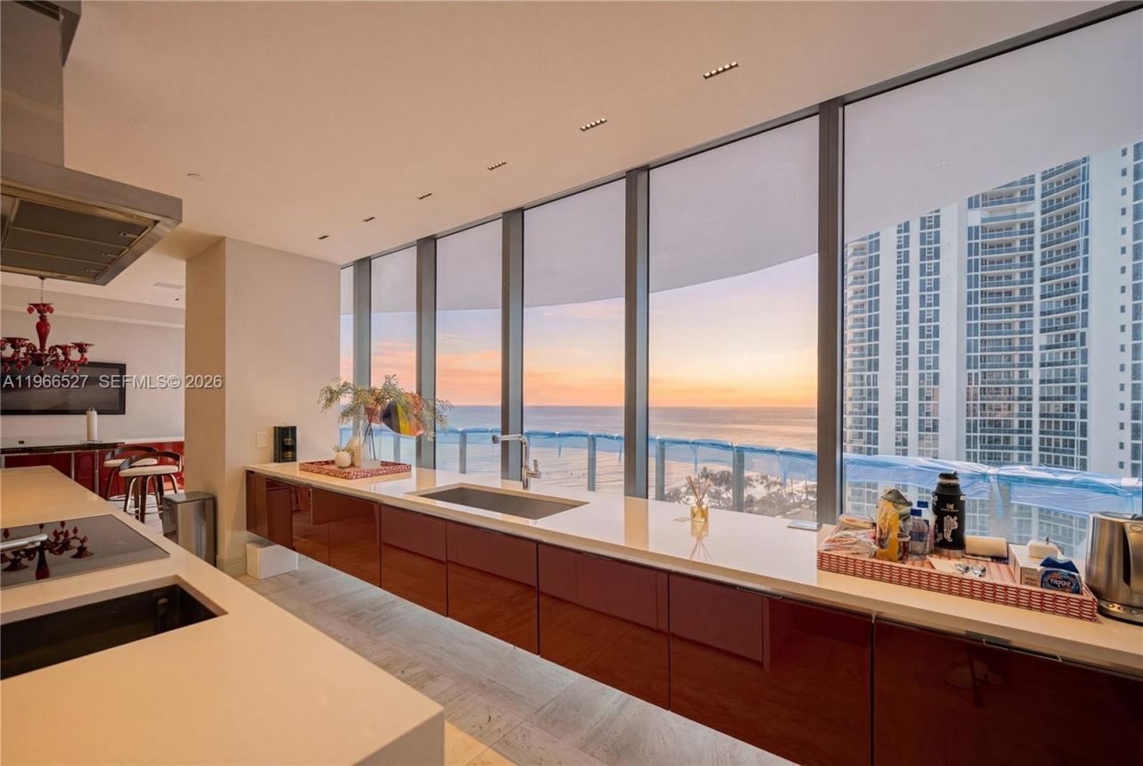 19575 Collins Ave , Unit 9, Sunny Isles Beach, FL 33160 Photo