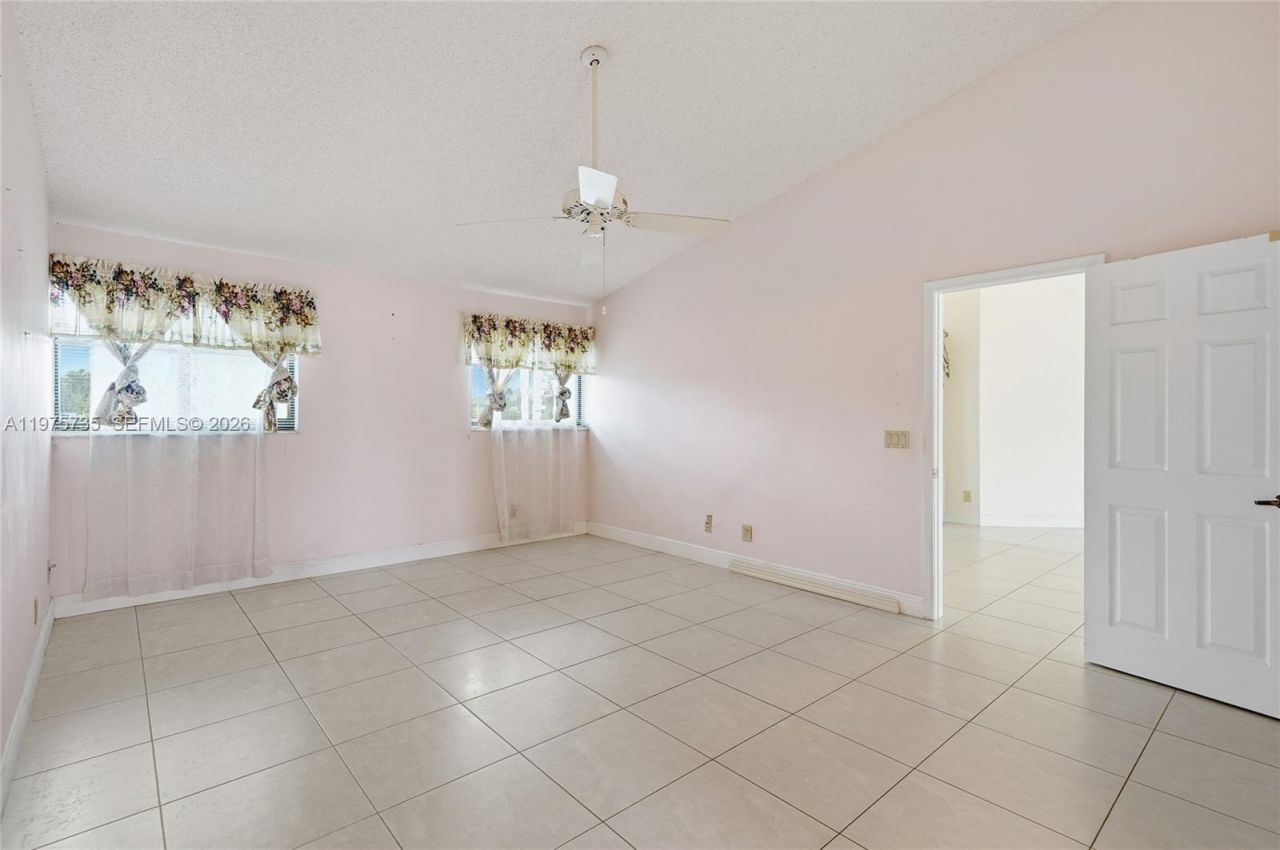 5250 King Arthur Ave , Davie, FL 33331 Photo