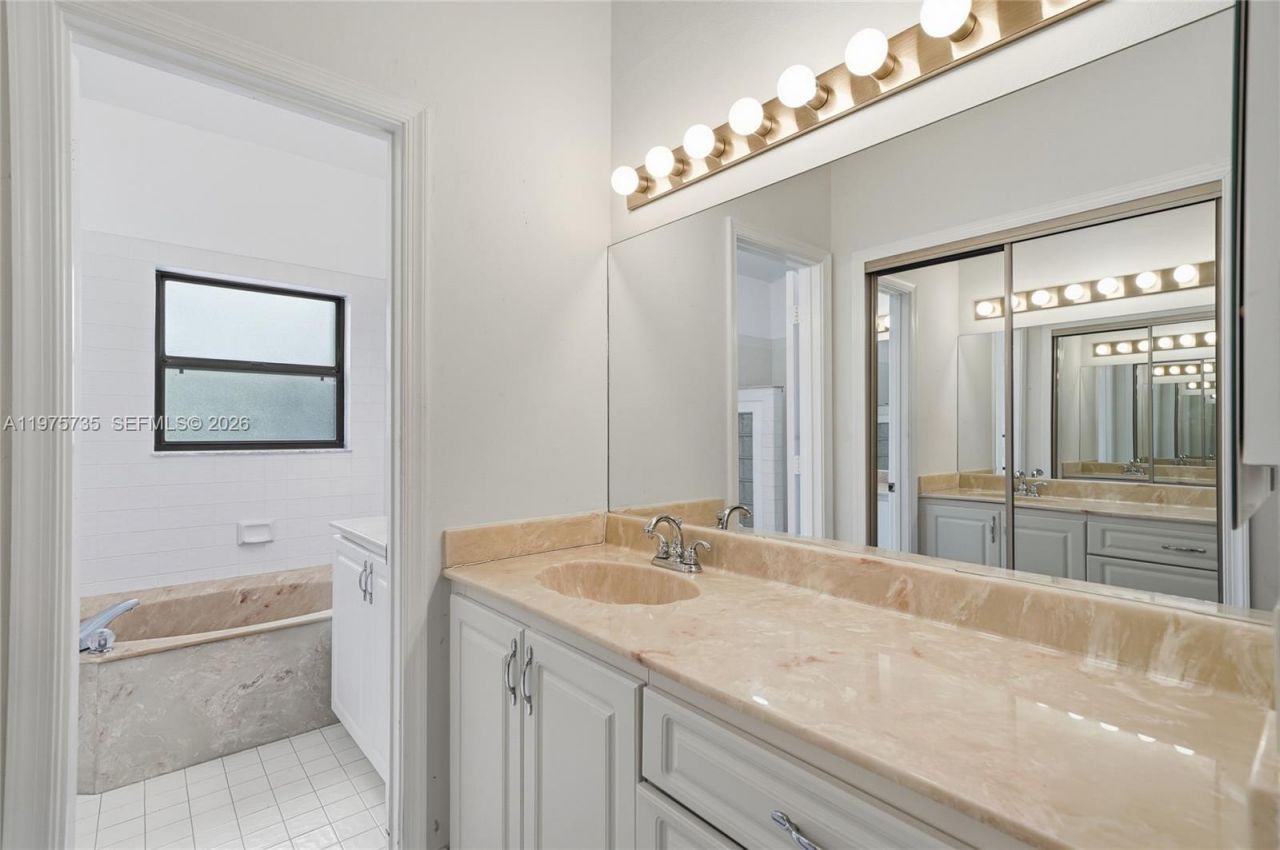 5250 King Arthur Ave , Davie, FL 33331 Photo