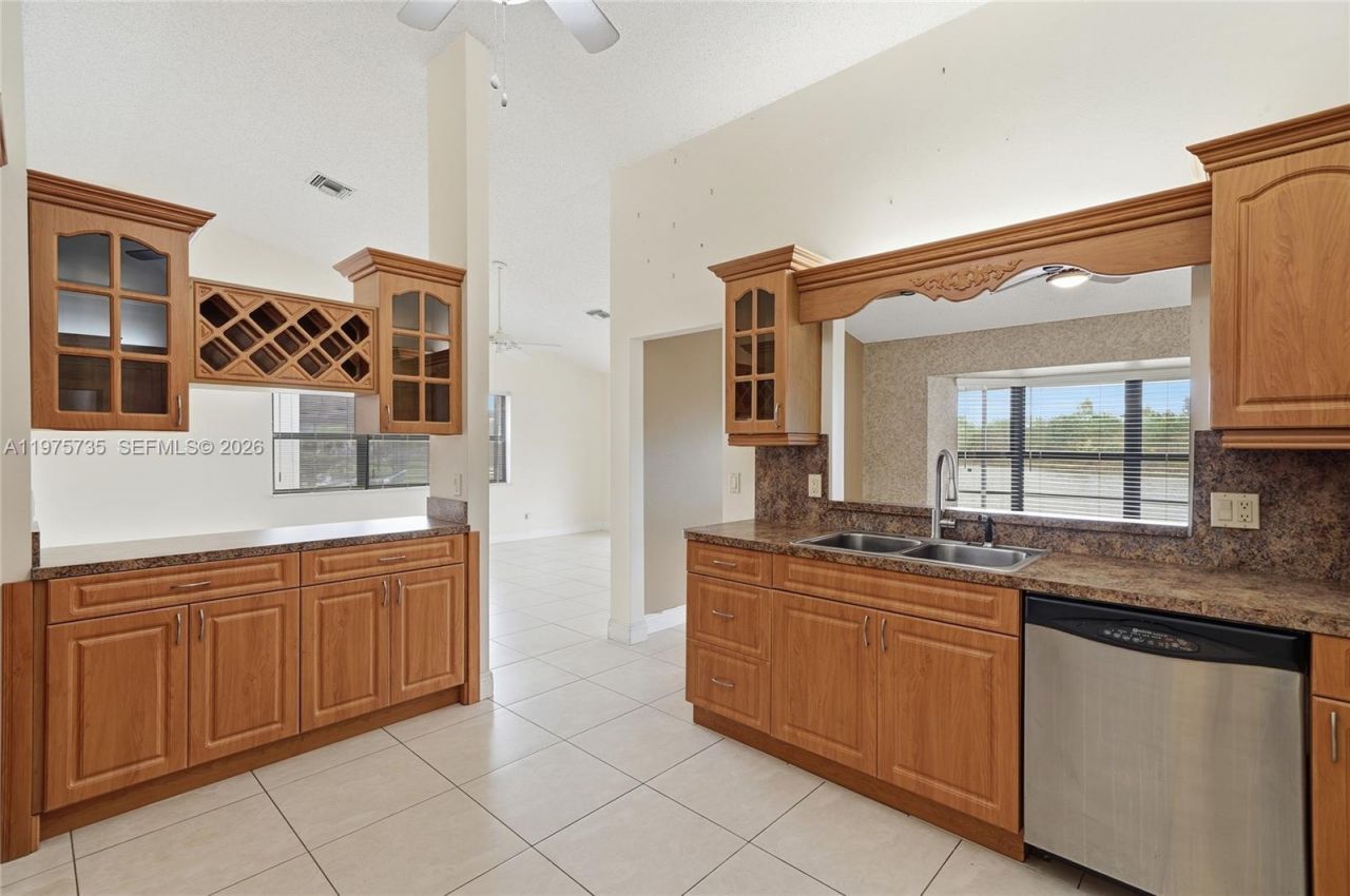 5250 King Arthur Ave , Davie, FL 33331 Photo