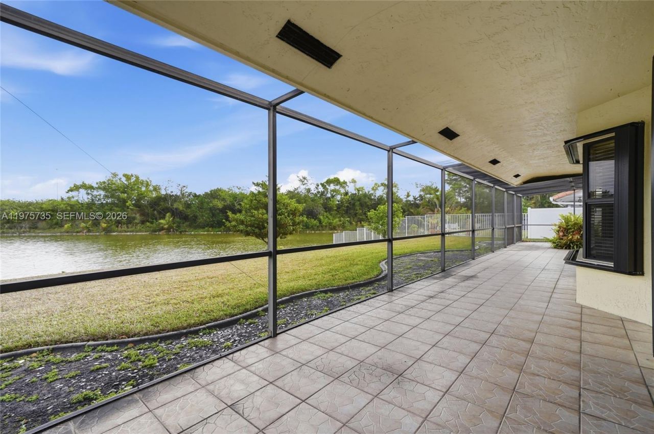 5250 King Arthur Ave , Davie, FL 33331 Photo