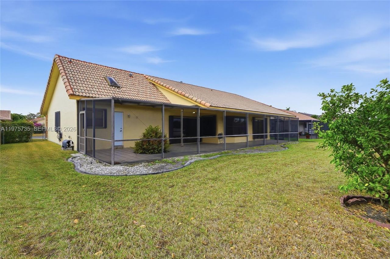 5250 King Arthur Ave , Davie, FL 33331 Photo