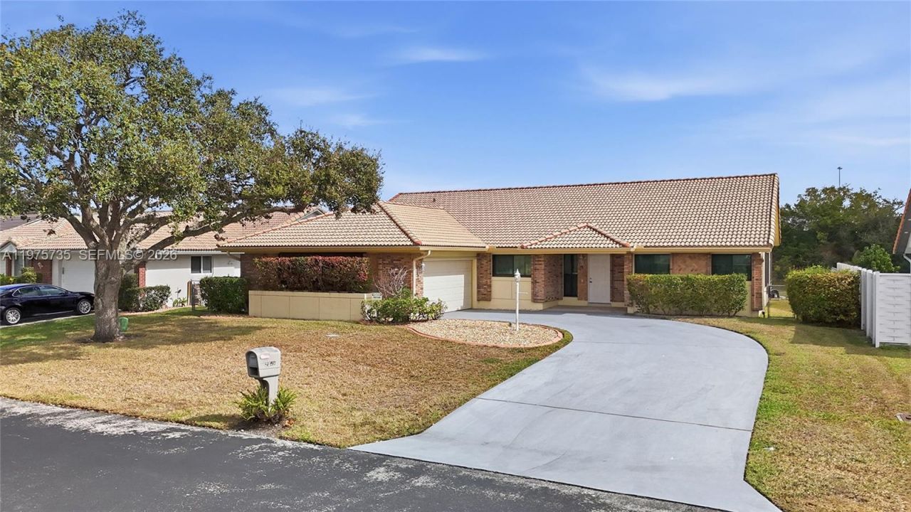 5250 King Arthur Ave , Davie, FL 33331 Photo