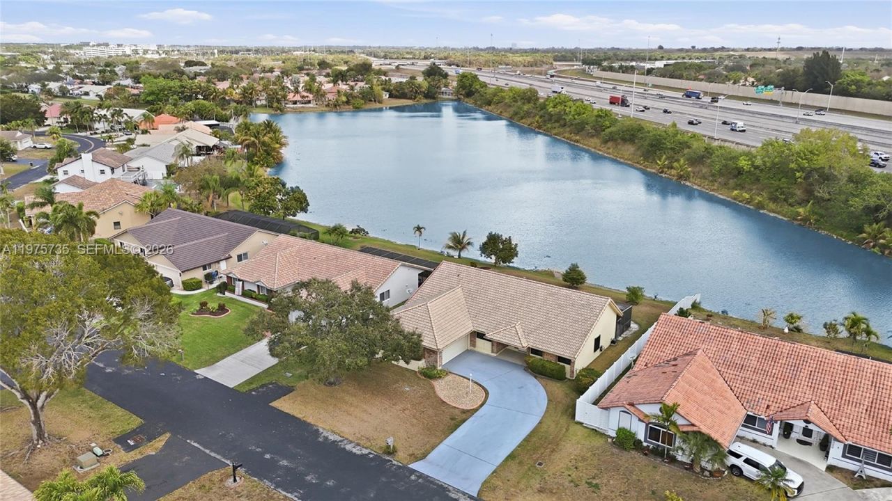 5250 King Arthur Ave , Davie, FL 33331 Photo