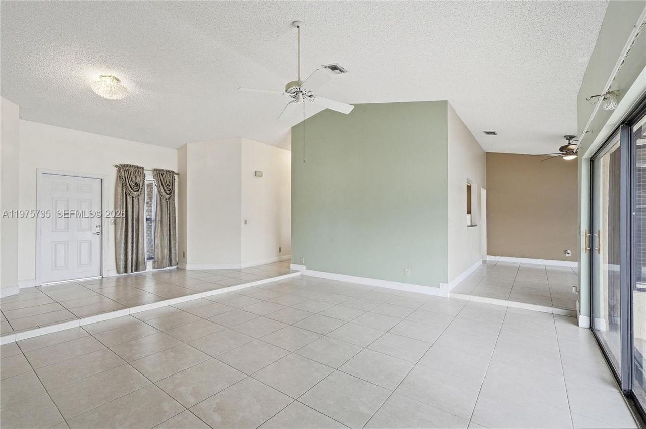 5250 King Arthur Ave , Davie, FL 33331 Photo