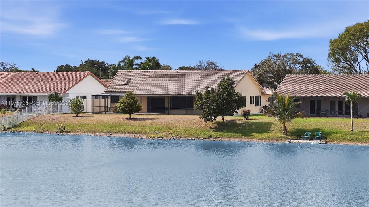 5250 King Arthur Ave , Davie, FL 33331 Photo