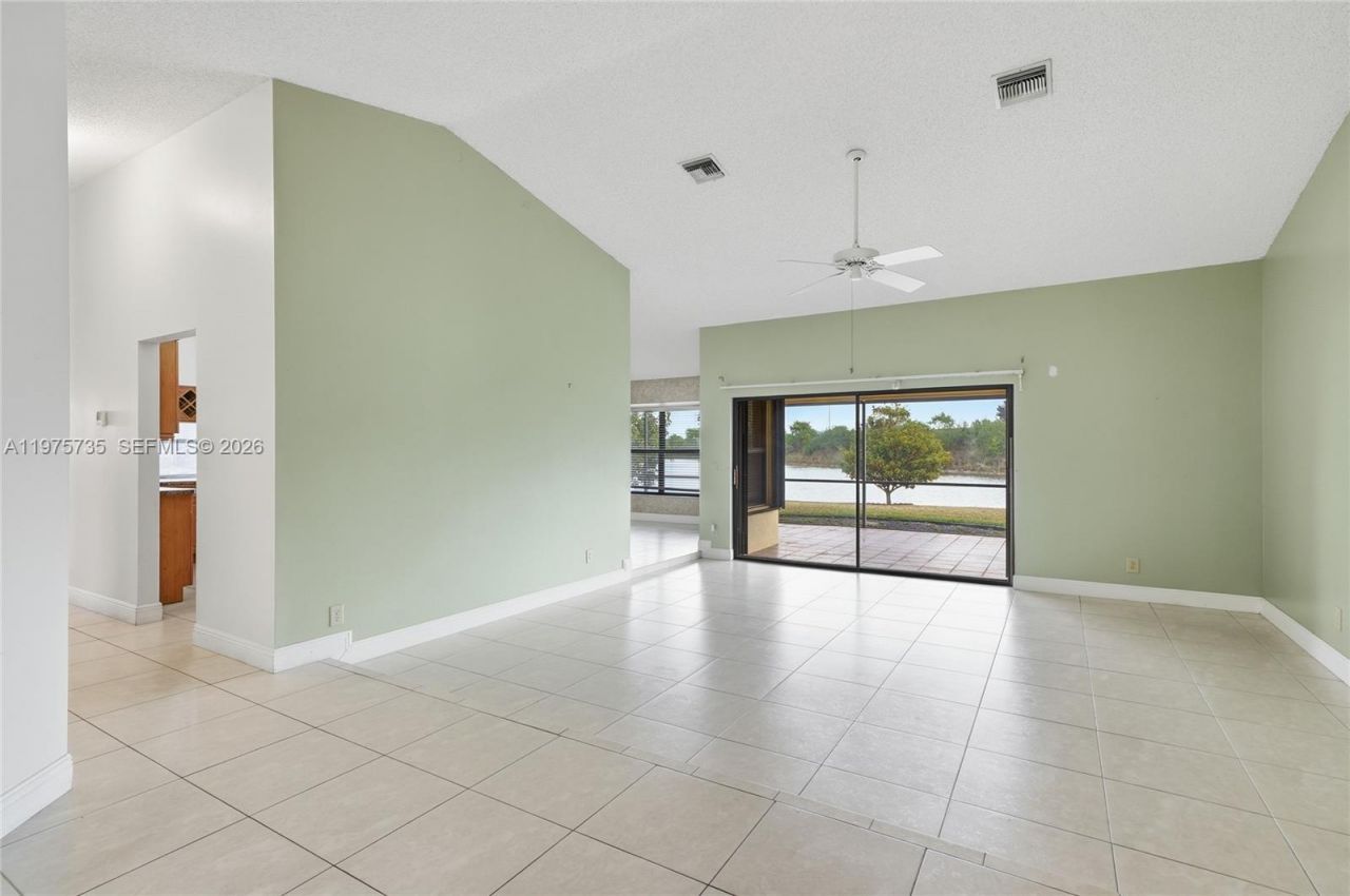 5250 King Arthur Ave , Davie, FL 33331 Photo