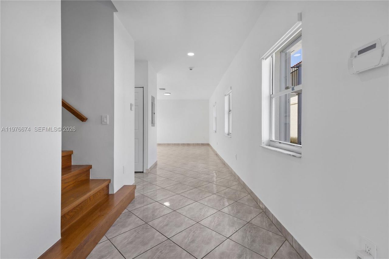 2870 SW 21st St, Unit 1, Miami, FL 33145 Photo