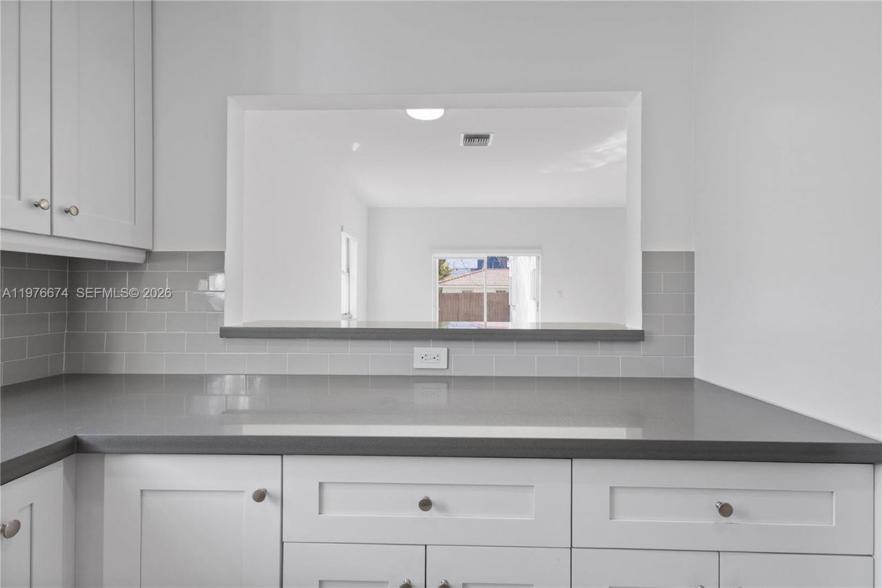 2870 SW 21st St, Unit 1, Miami, FL 33145 Photo