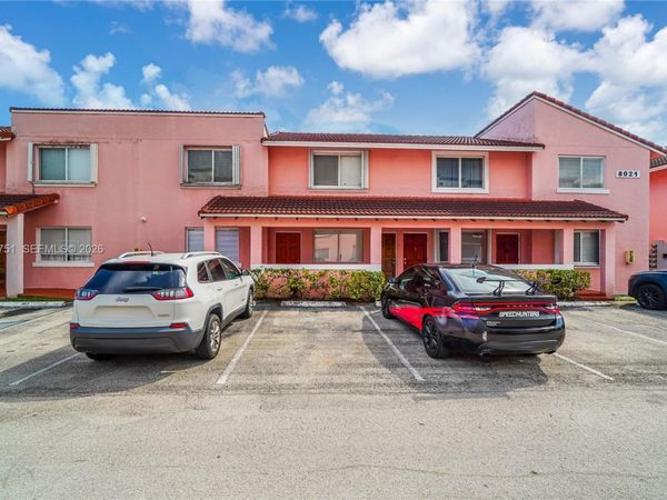 8021 Lake Dr , Unit 102, Doral, FL 33166