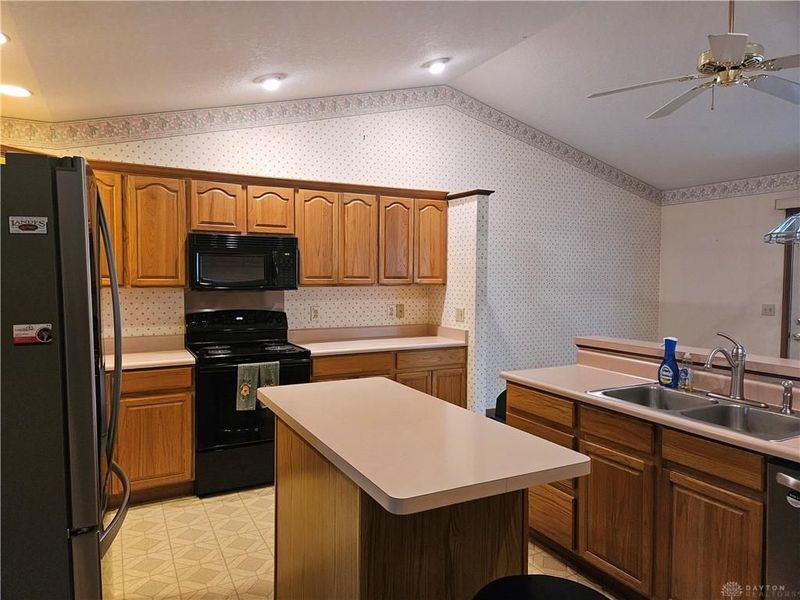 4909 Shannon Avenue, Bethel Township, OH 45504 Photo 7