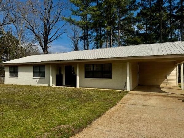324 S Dunn, Eupora, MS 39744