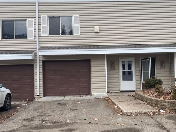 2363 Dorland Lane E, Maplewood, MN 55119