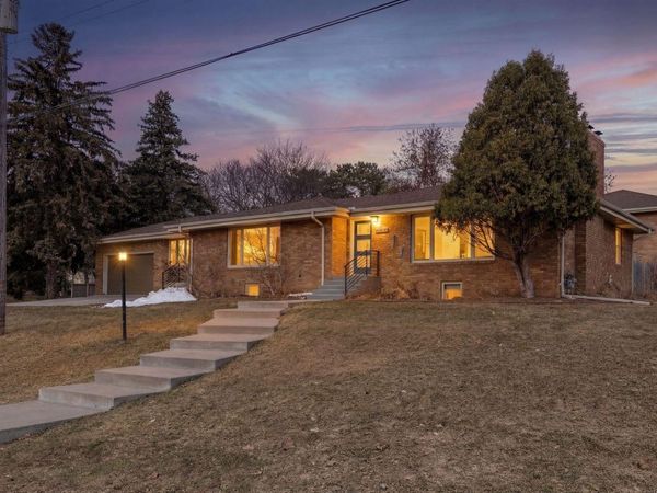 2079 Upper Saint Dennis Road, Saint Paul, MN 55116