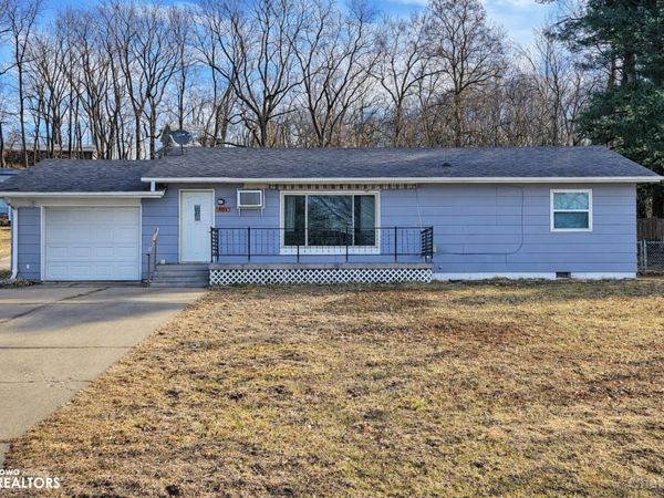 301 N 9Th Street, Eddyville, IA 52553