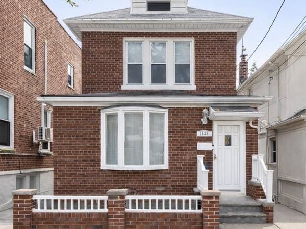 1925 Radcliff Avenue, Bronx, NY 10462