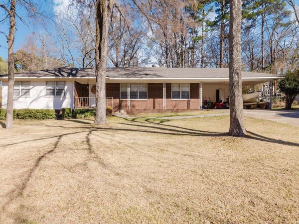 1026 WHITEWOOD, Benton, AR 72015