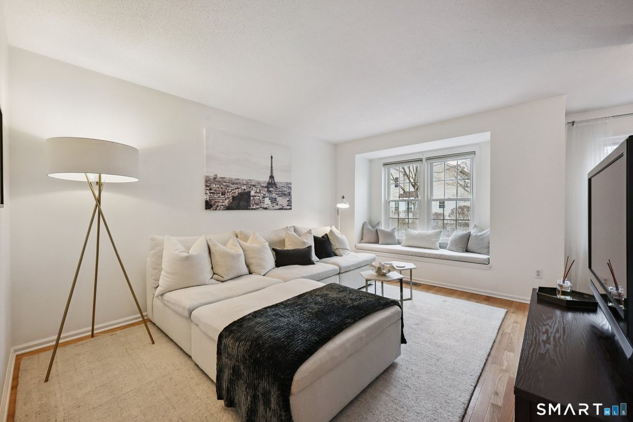 380 Hitchcock, Unit 198, Waterbury, CT 06705 Main Photo