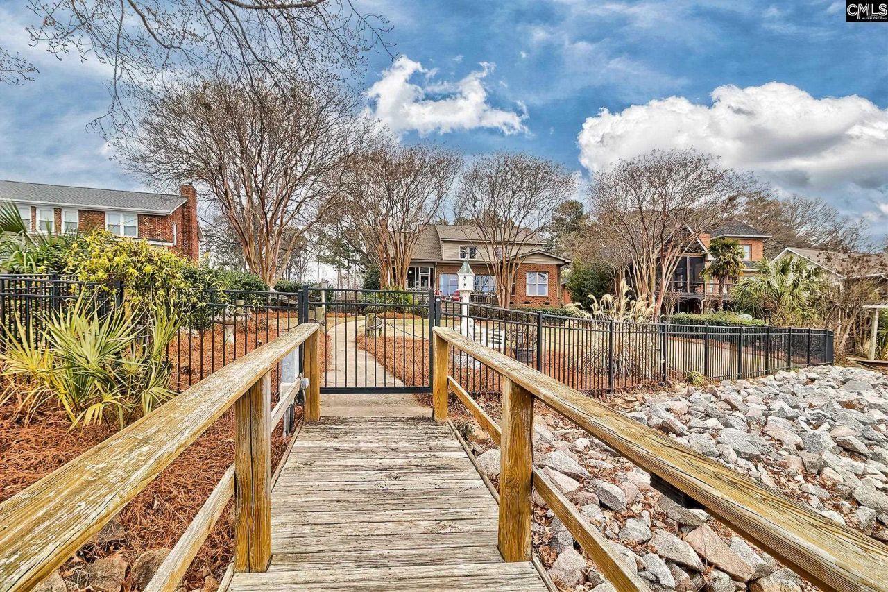 215 Westridge Court  Photo 11