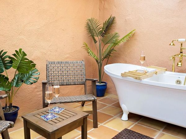 298 San Vincente Circle, Palm Desert, CA 92260