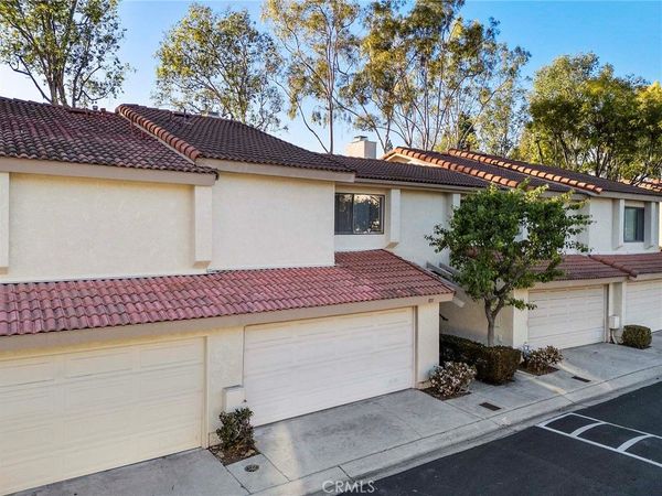 921 Creekside Dr, Fullerton, CA 92833