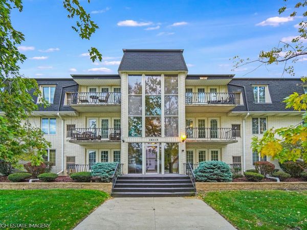 18315 Burnham Avenue , Unit 204, Lansing, IL 60438