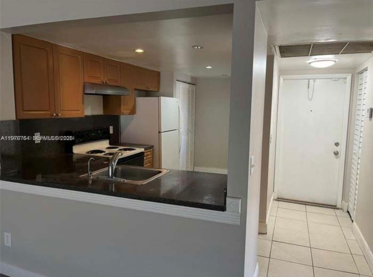 851 NE 207th Ter, Unit 6-103, Miami, FL 33179 Photo