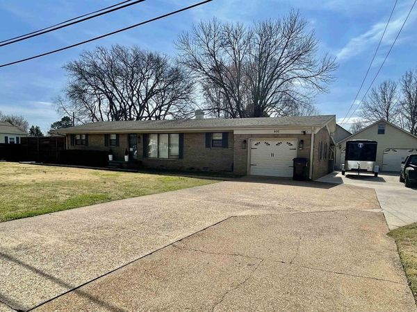 406 6th St, Muscle Shoals, AL