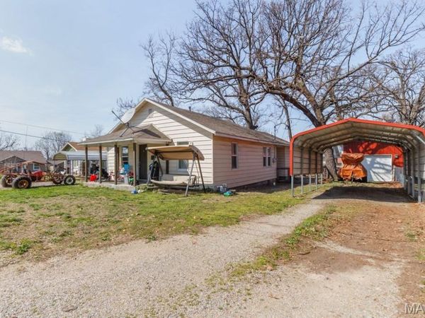 209 S Park Manor Boulevard, Lebanon, MO 65536