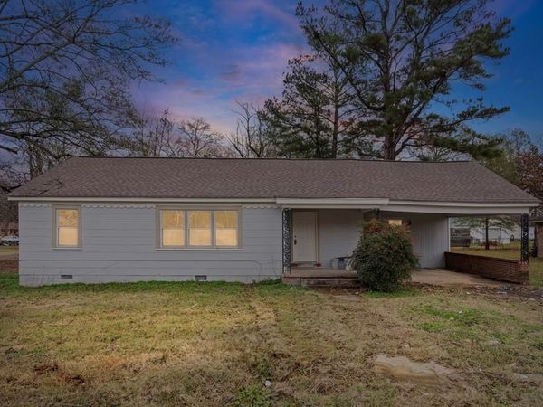 210 West Street, Batesville, MS 38606