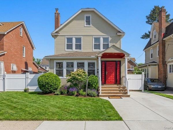 10973 200th Street, Saint Albans, NY 11412