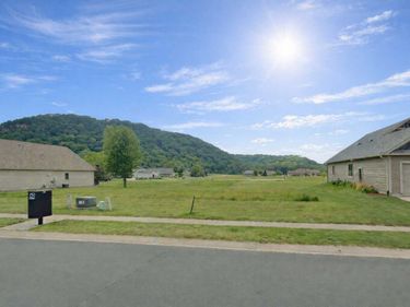 525 Coral Drive , Lake City, MN 55041