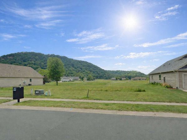 525 Coral Drive , Lake City, MN 55041