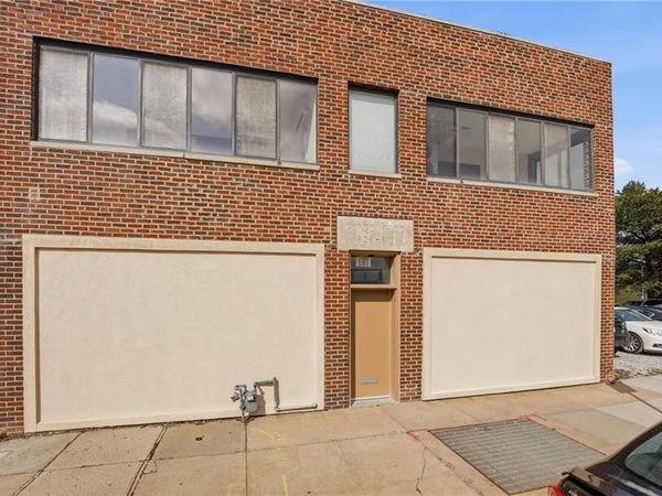 808 E 10th Street, Kansas City, MO 64106