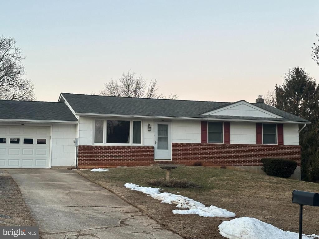 2005 Pearlstone Drive, Fallston, MD 21047 Main Photo