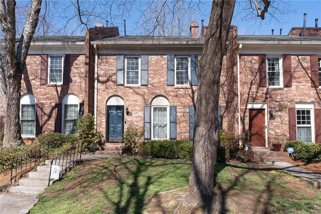 275 The South Chace, Atlanta, GA 30328 Main Photo