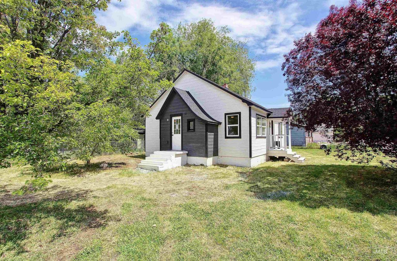 324 Nectarine, Nampa, ID 83686 Main Photo