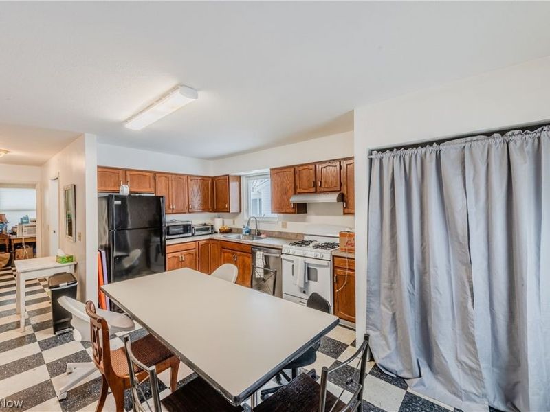 27 Union Street, Oberlin, OH 44074 Photo 3