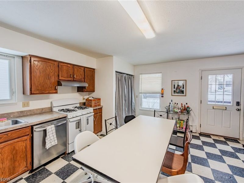 27 Union Street, Oberlin, OH 44074 Photo 4