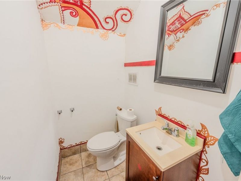 258 N Pleasant Street, Oberlin, OH 44074 Photo 16