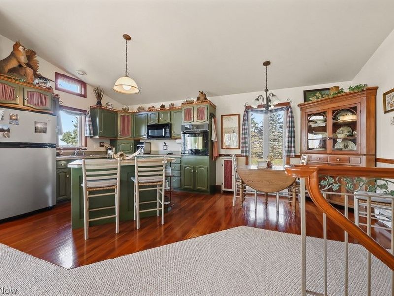 6122 Frederick Avenue NE, Alliance, OH 44601 Photo 3