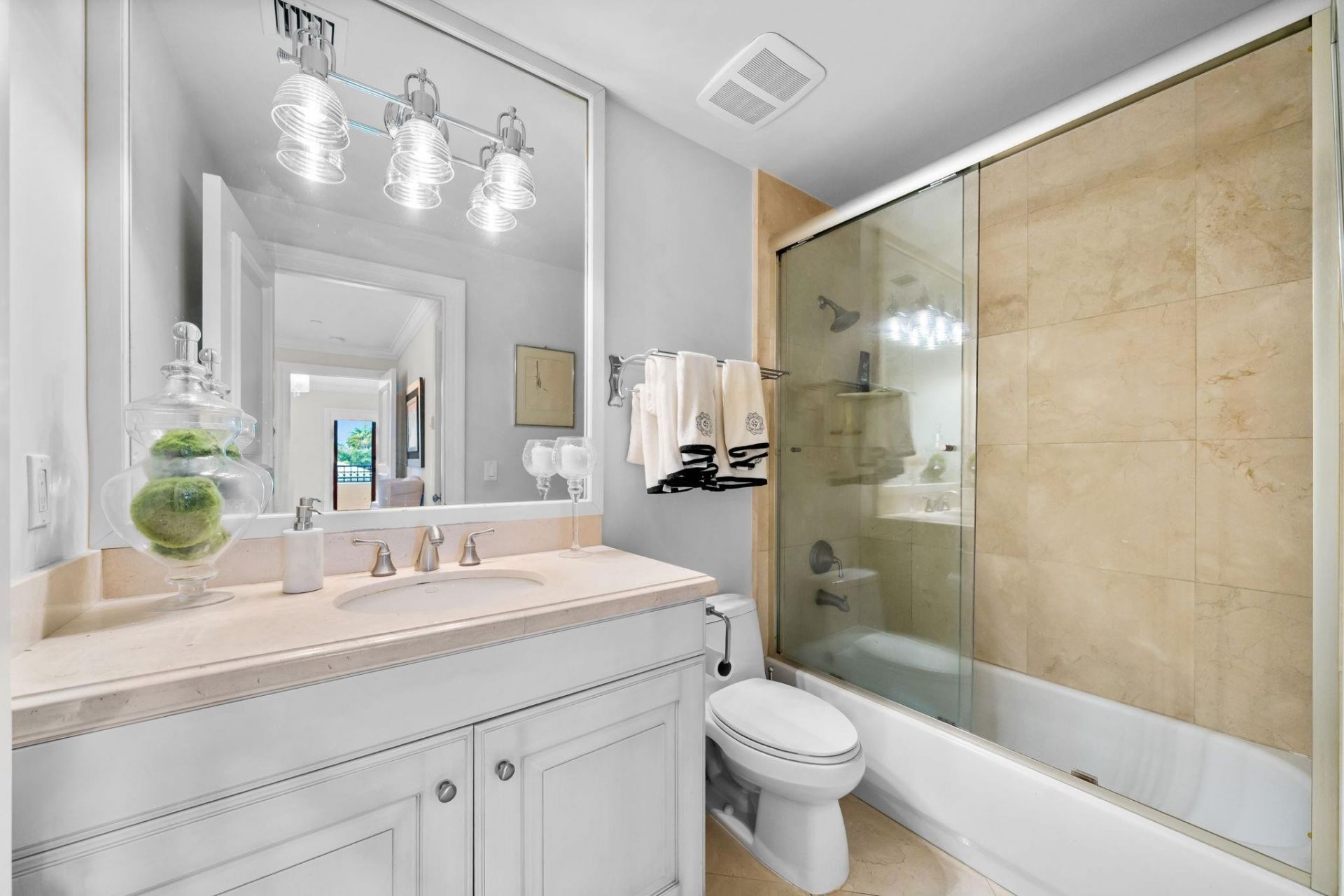 645 NE 17th Way, Unit 645, Fort Lauderdale, FL 33304 Photo