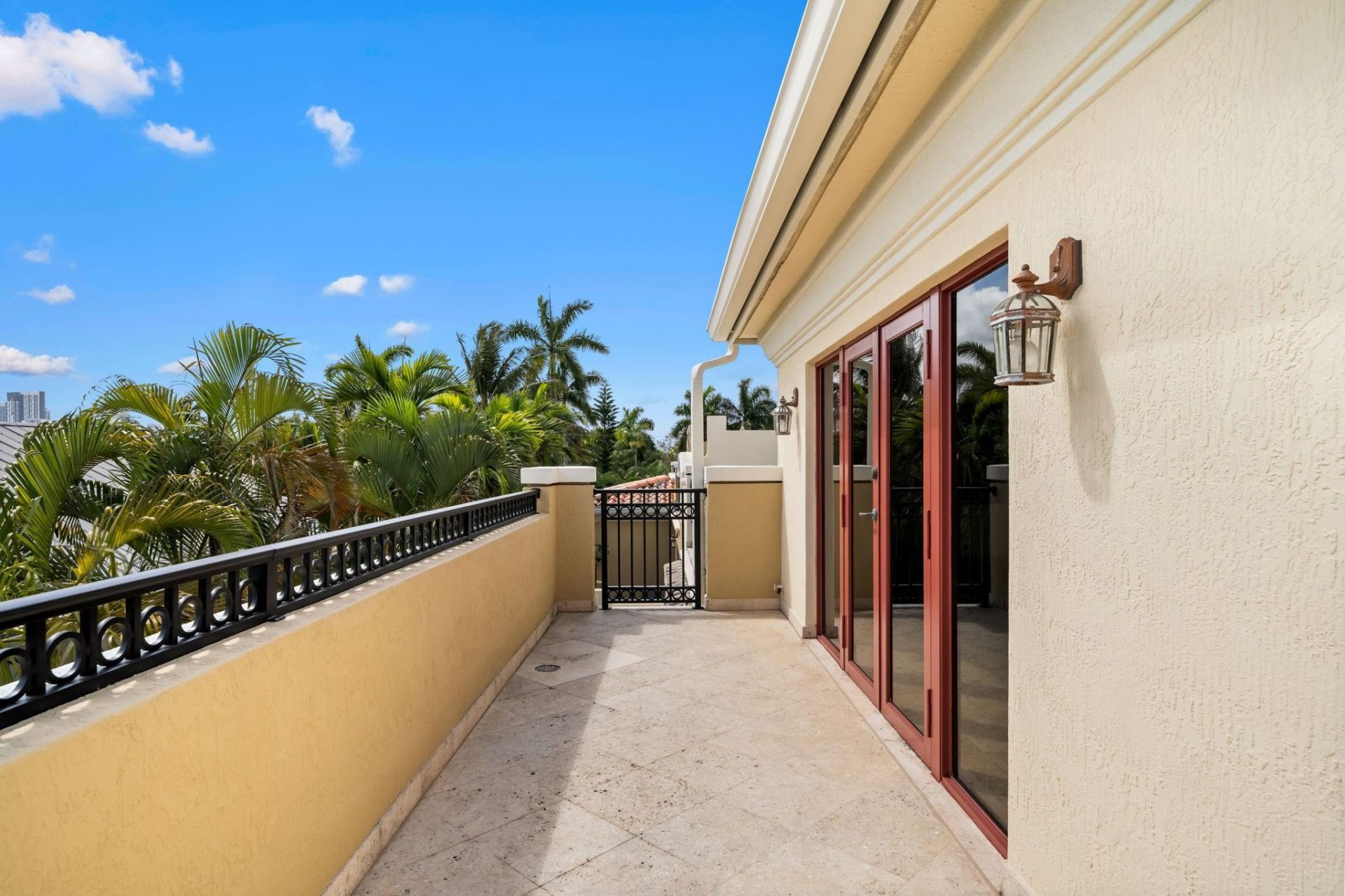 645 NE 17th Way, Unit 645, Fort Lauderdale, FL 33304 Photo