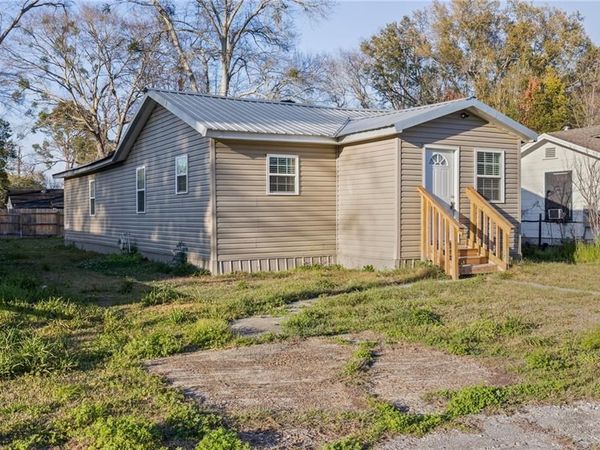 62 11th Avenue, Chickasaw, AL 36611