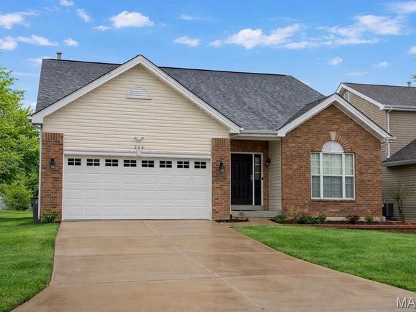226 Greengate Drive, Lake St Louis, MO 63367