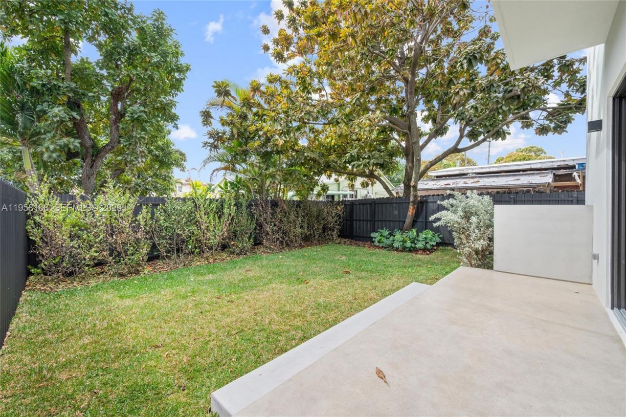 2982 SW 2nd St , Miami, FL 33135 Photo