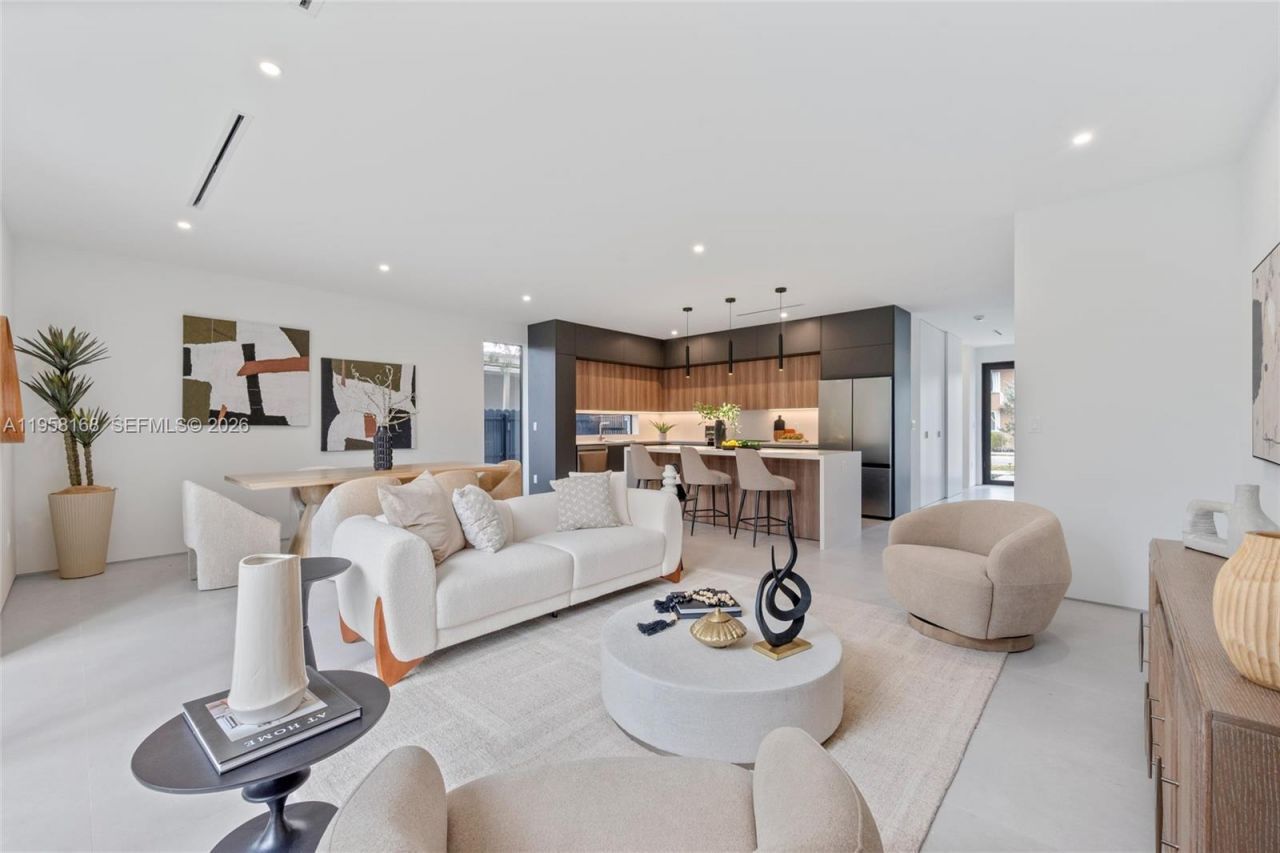 2982 SW 2nd St , Miami, FL 33135 Photo